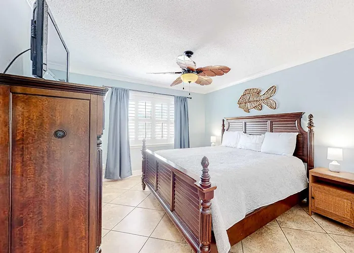 Beautiful Near The With 2 Outdoor Pools And Access