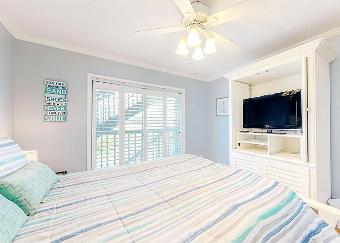 Beautiful Near The With 2 Outdoor Pools And Access Holiday home