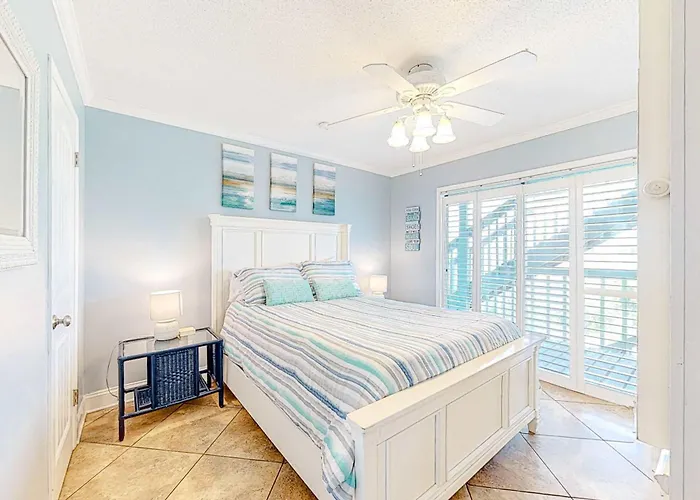 Beautiful Near The With 2 Outdoor Pools And Access *
